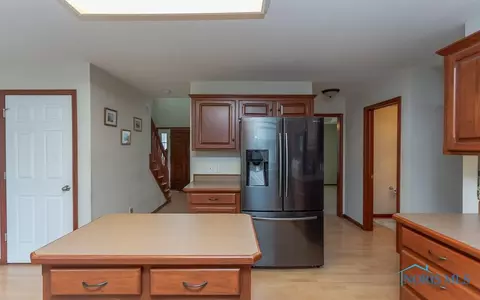 4300 Stable Path Dr, Maumee, OH 43537 photo 8