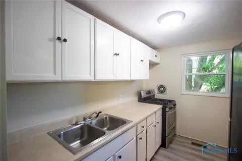 4431 Foxchapel Rd, Toledo, OH 43607 photo 9