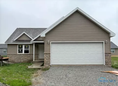 1165 Edgewood Dr, Upper Sandusky, OH 43351