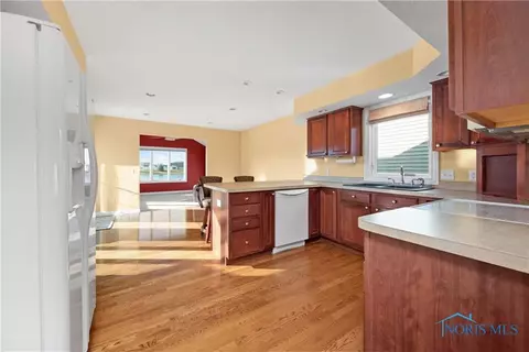 4348 Crystal Ridge Dr, Maumee, OH 43537 photo 10