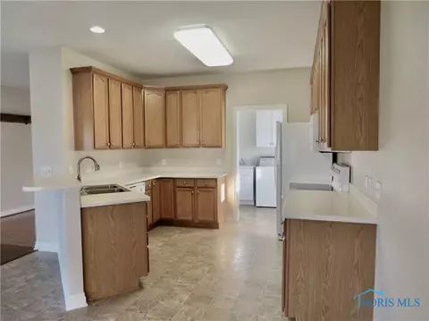 7373 Harbour Light Ct, Maumee, OH 43537 photo 12