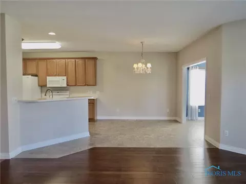 7373 Harbour Light Ct, Maumee, OH 43537 photo 8