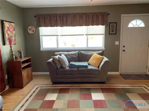 310 Jackson St, Delta, OH 43515 photo 8