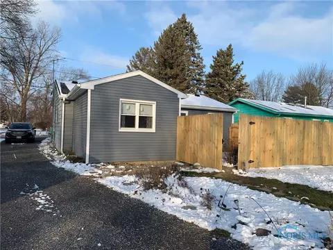 310 Jackson St, Delta, OH 43515 photo 4