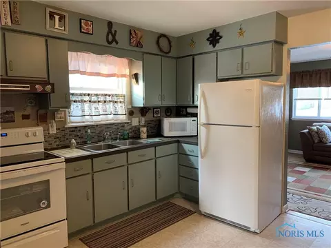 310 Jackson St, Delta, OH 43515 photo 10