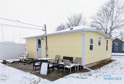 212 N Center St, Wayne, OH 43466 photo 2