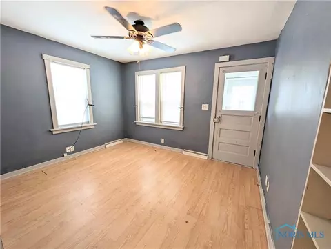 212 N Center St, Wayne, OH 43466 photo 6