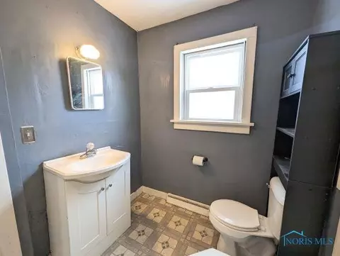 212 N Center St, Wayne, OH 43466 photo 9