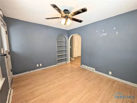 212 N Center St, Wayne, OH 43466 photo 8