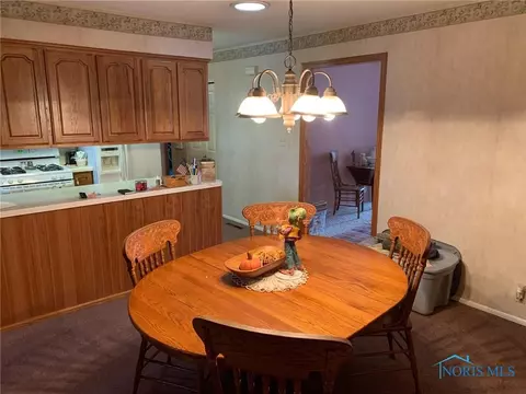 712 E North St, West Unity, OH 43570 photo 8