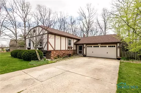 1152 Valley Forge Dr, Defiance, OH 43512