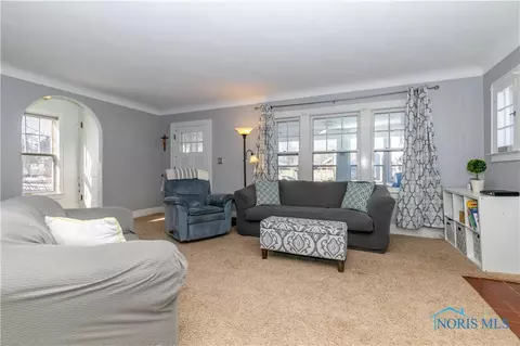 426 E John St, Maumee, OH 43537 photo 5
