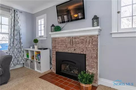 426 E John St, Maumee, OH 43537 photo 9
