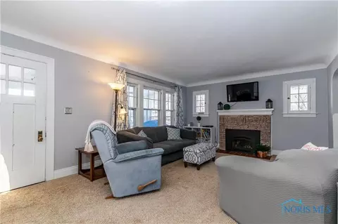 426 E John St, Maumee, OH 43537 photo 7