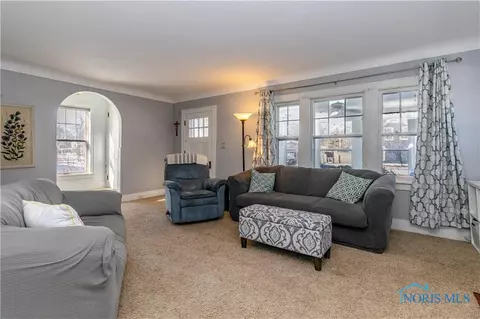 426 E John St, Maumee, OH 43537 photo 6