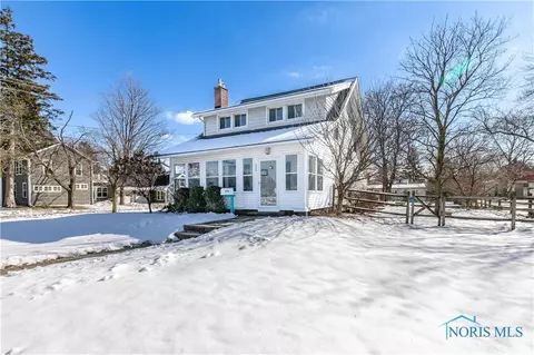 426 E John St, Maumee, OH 43537 photo 1