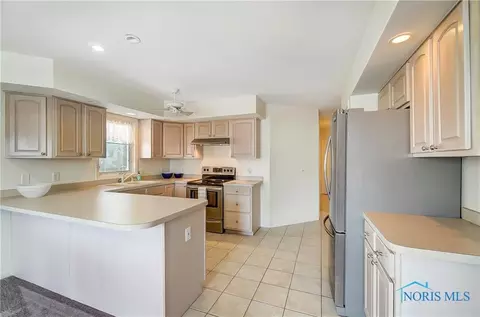 4612 Blackstone Dr, Maumee, OH 43537 photo 12