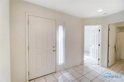 4612 Blackstone Dr, Maumee, OH 43537 photo 4