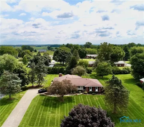 3152 Stuart Rd, Fostoria, OH 44830