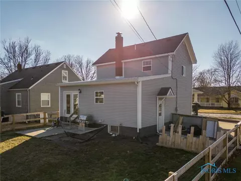 507 Cherry St, Genoa, OH 43430 photo 7