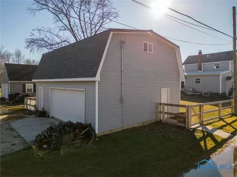 507 Cherry St, Genoa, OH 43430 photo 8