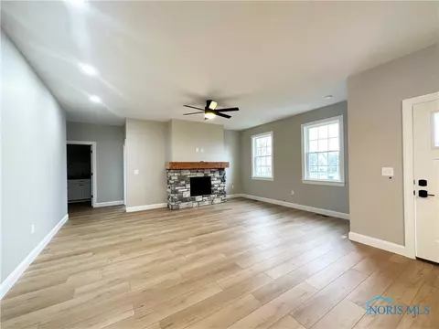129 Caleb St, Clyde, OH 43410 photo 8