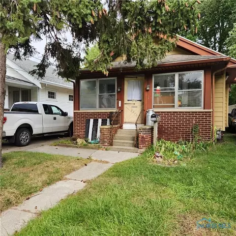 3846 Almeda Dr, Toledo, OH 43612