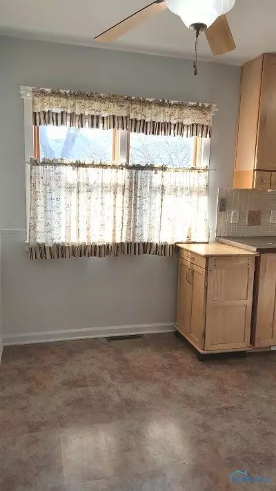 1097 Leith St, Maumee, OH 43537 photo 6