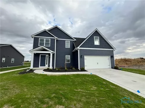215 Avilyn Ln, Oregon, OH 43616