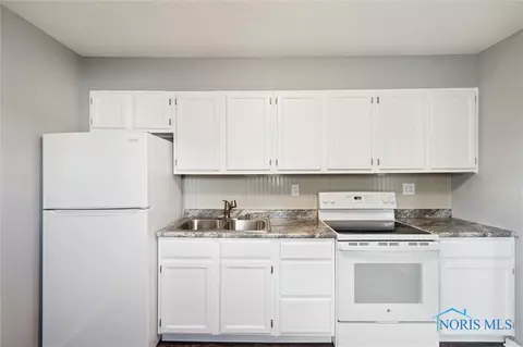 932 Argyll Dr, Maumee, OH 43537 photo 12