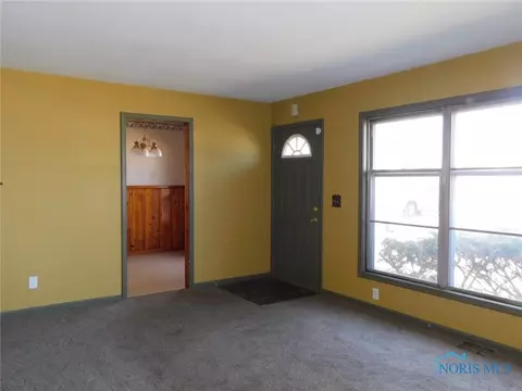 22934 W Hellwig Rd, Genoa, OH 43430 photo 2