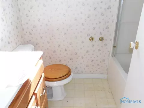 22934 W Hellwig Rd, Genoa, OH 43430 photo 5