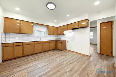 2425 Nebraska Ave, Toledo, OH 43607 photo 6
