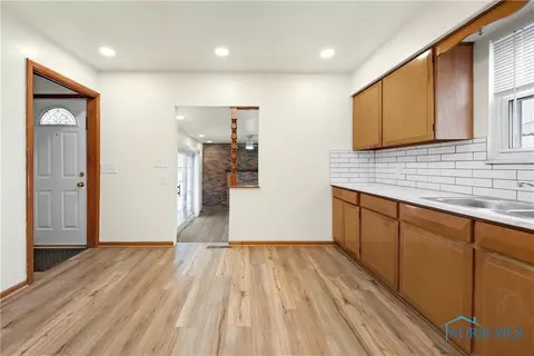2425 Nebraska Ave, Toledo, OH 43607 photo 5