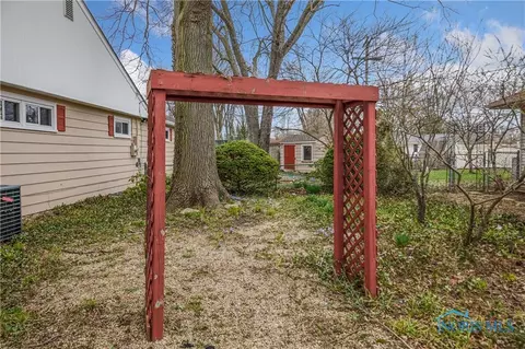 1327 Brookside Dr, Findlay, OH 45840 photo 35