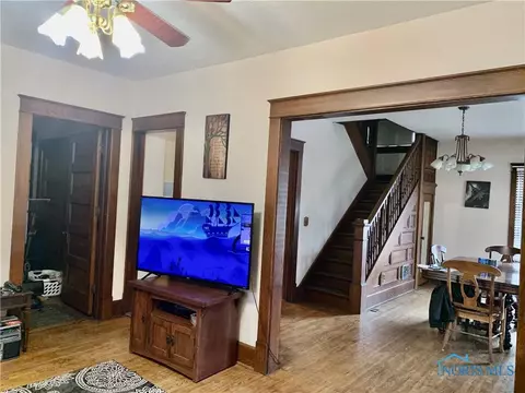 328 E High St, Bryan, OH 43506 photo 9