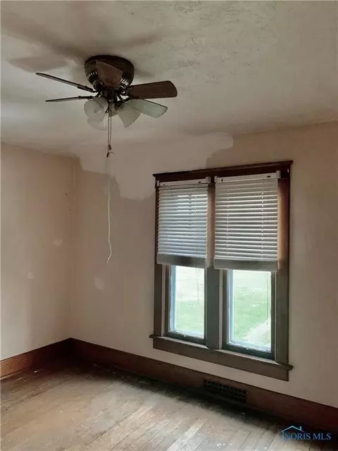 328 E High St, Bryan, OH 43506 photo 16