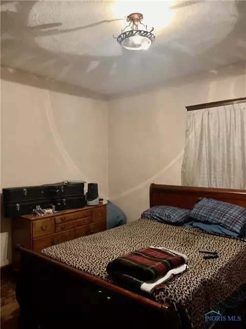 328 E High St, Bryan, OH 43506 photo 12
