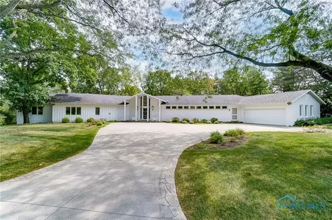 9753 Carnoustie Rd, Perrysburg, OH 43551