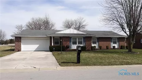 781 Nickie Ln, Fostoria, OH 44830