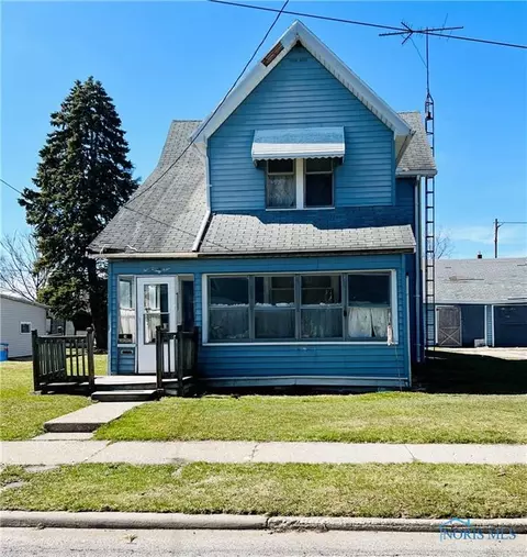 129 Bacon St, Rossford, OH 43460