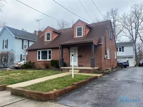 255 Buttonwood Ave, Bowling Green, OH 43402