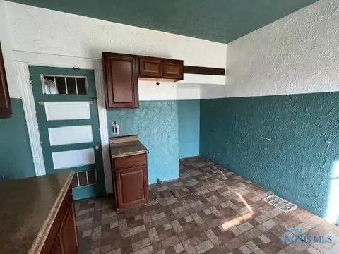 1114 Upton Ave, Toledo, OH 43607 photo 6