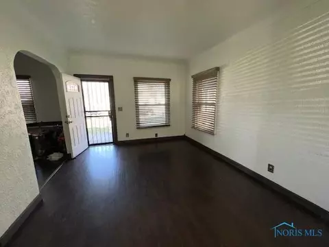 1114 Upton Ave, Toledo, OH 43607 photo 3