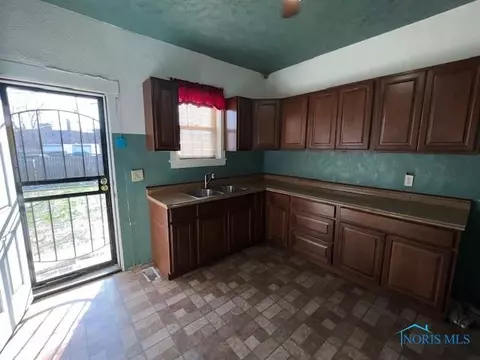 1114 Upton Ave, Toledo, OH 43607 photo 7