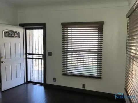 1114 Upton Ave, Toledo, OH 43607 photo 2