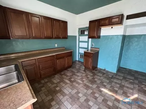 1114 Upton Ave, Toledo, OH 43607 photo 4