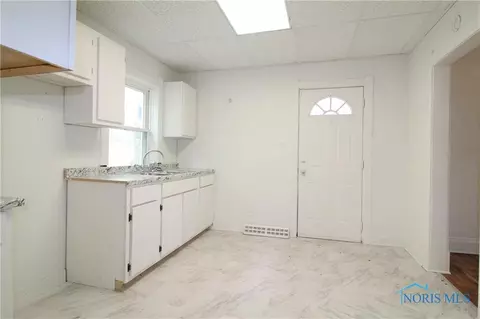 1130 Upton Ave, Toledo, OH 43607 photo 8