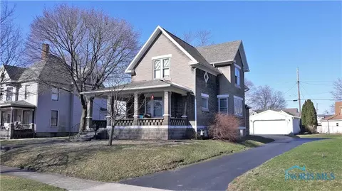 1017 N Union St, Fostoria, OH 44830