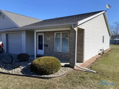 111 Antwerp Dr, Hicksville, OH 43526